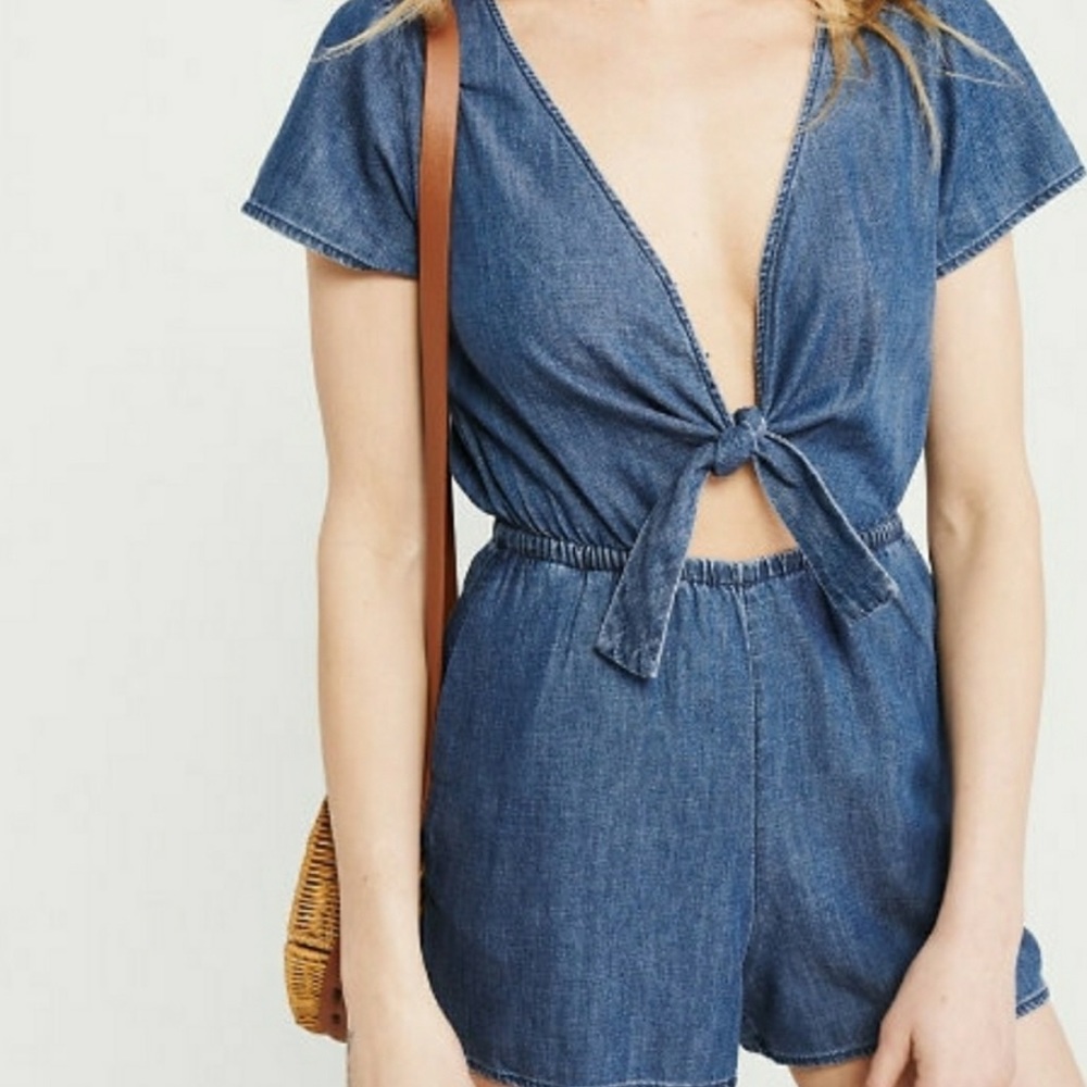 Abercrombie Tie Front Romper